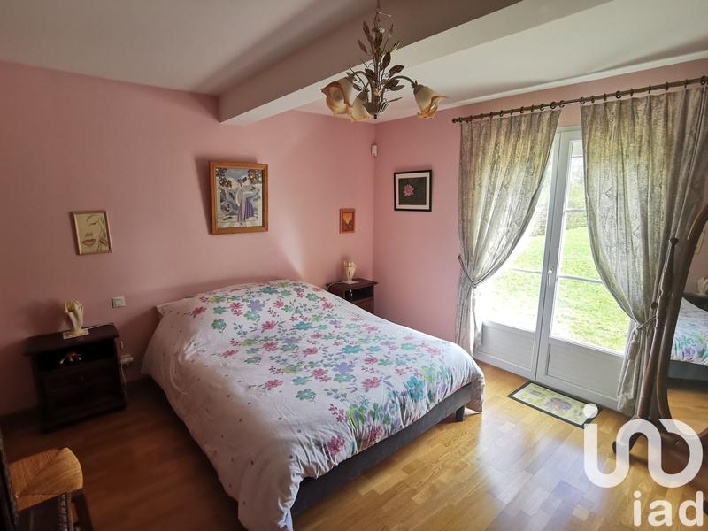 Maison - 242 m² - 8 pièces