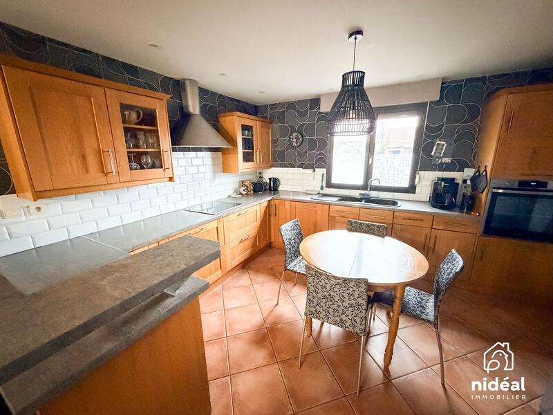 Maison - 158 m² - 7 pièces