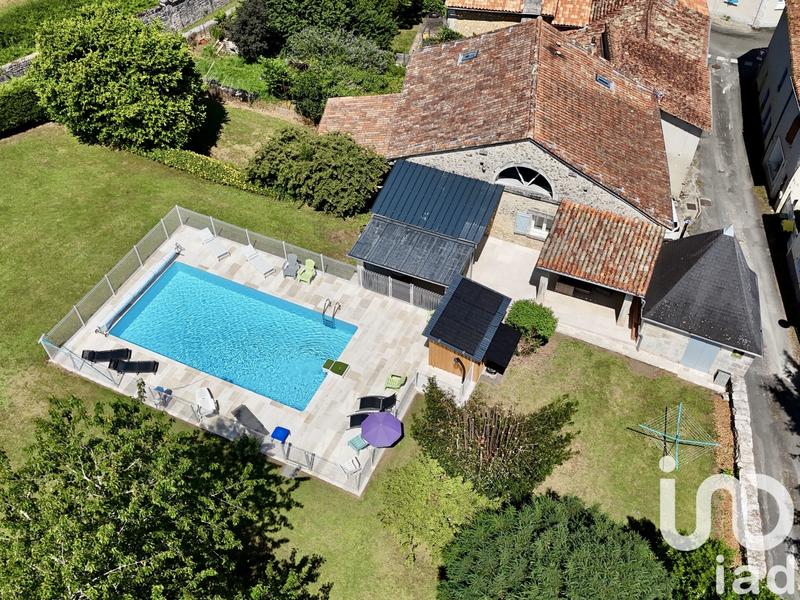 Maison - 360 m² - 19 pièces