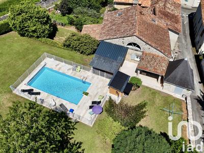 Maison - 360 m² - 19 pièces