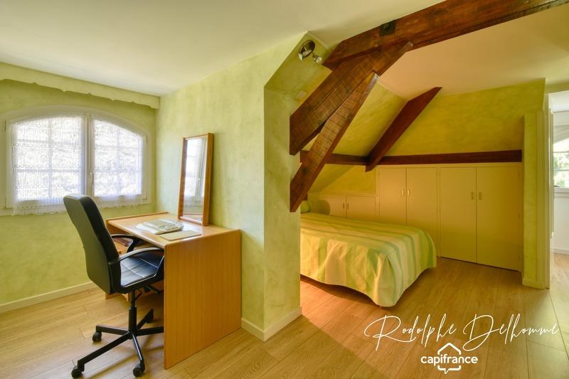 Maison - 187 m² - 7 pièces