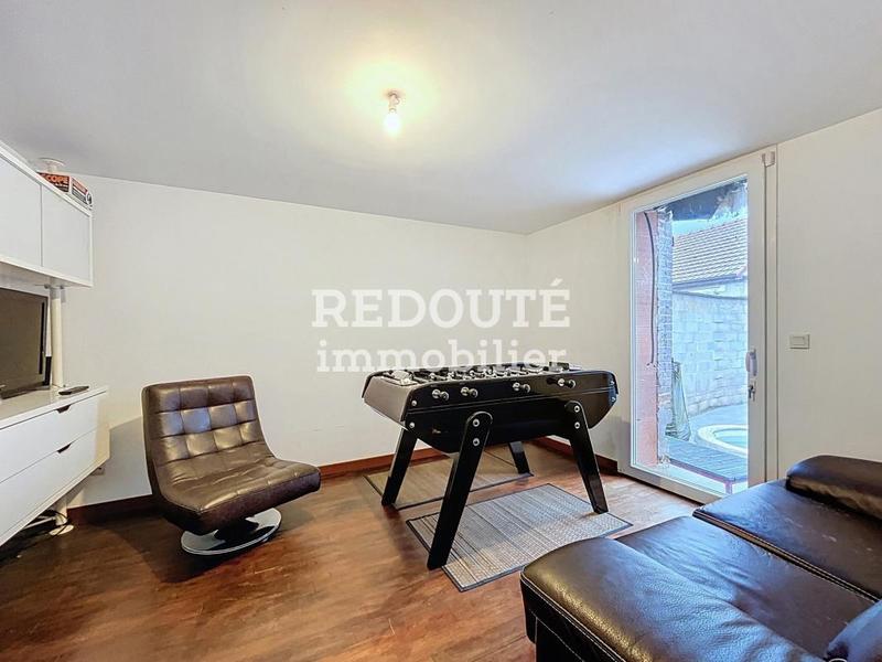 Maison - 236 m² - 8 pièces