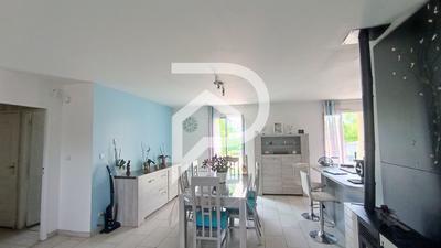 Maison - 95 m² - 5 pièces