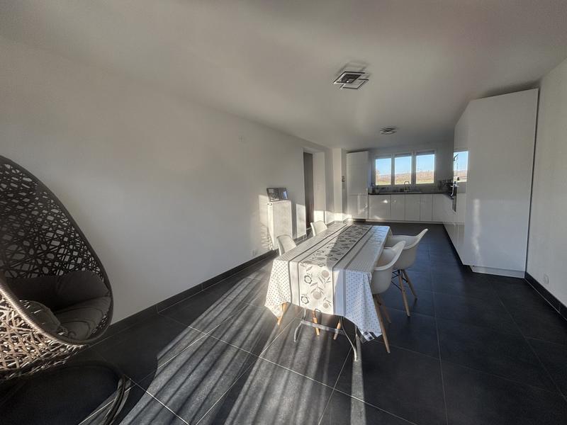 Maison - 186 m² - 9 pièces