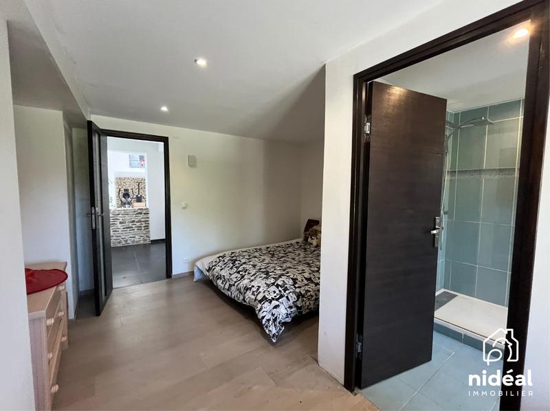 Maison - 395 m² - 8 pièces