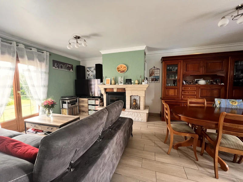 Maison - 90 m² - 5 pièces