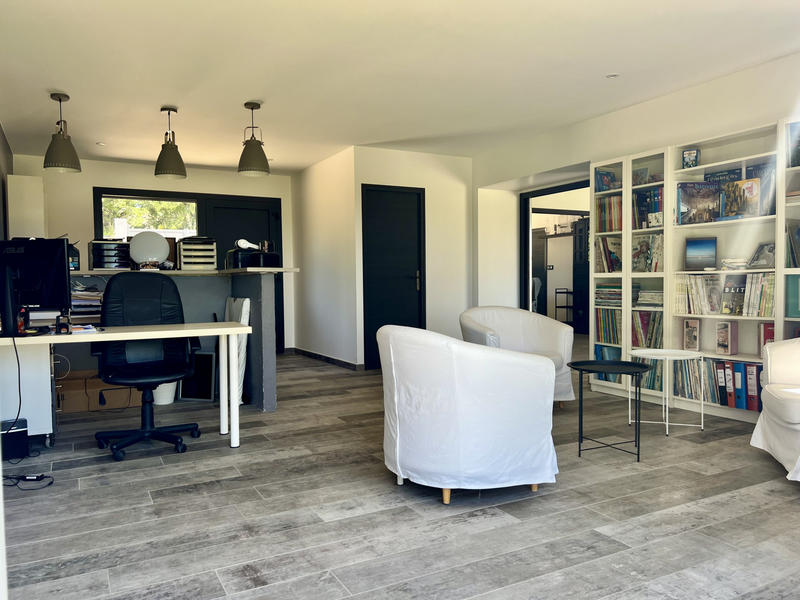 Maison - 225 m² - 6 pièces