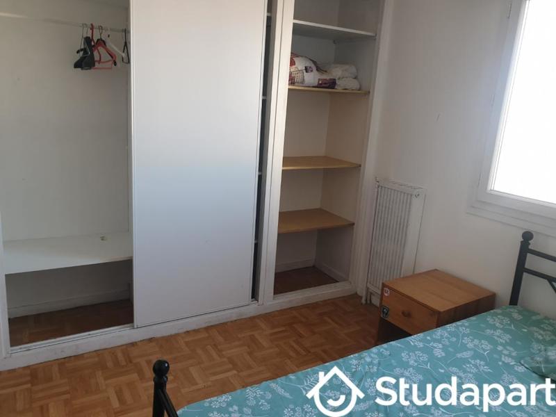 Chambre - 13 m² - 1 pièce