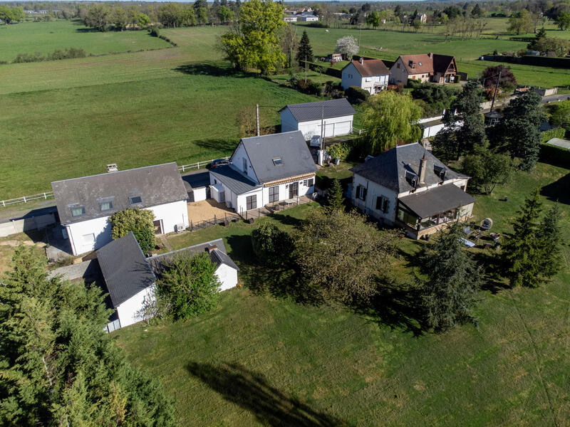 Propriété - 453 m² - 20 pièces