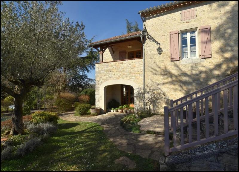 Maison en pierre - 156 m² - 7 pièces