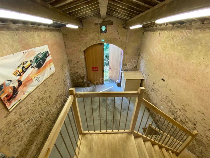 Maison - 360 m² - 8 pièces