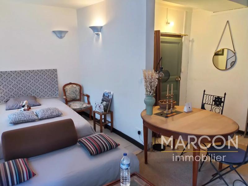 Immeuble - 2 pièces