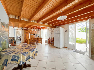 Maison - 92 m² - 4 pièces