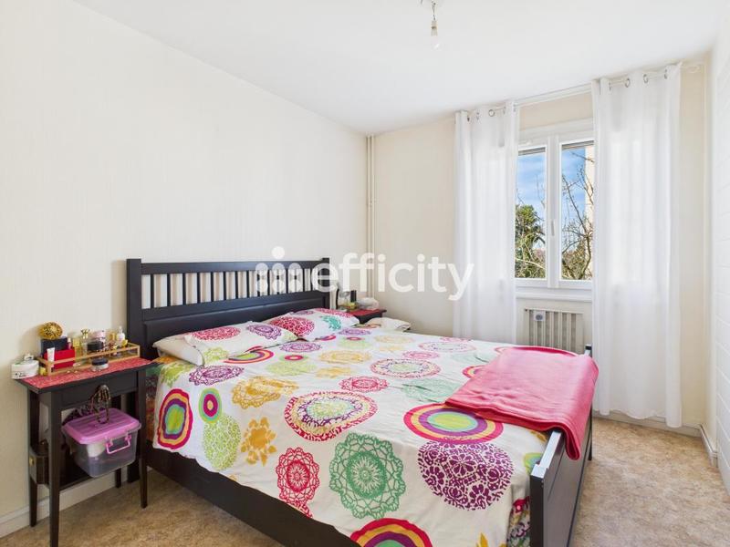 Appartement - 77 m² - 5 pièces