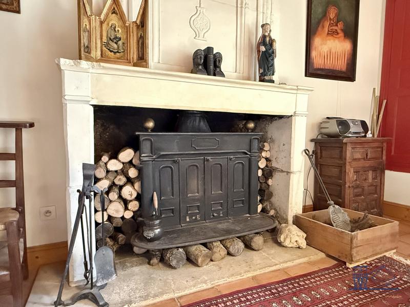 Maison ancienne - 225 m² - 8 pièces