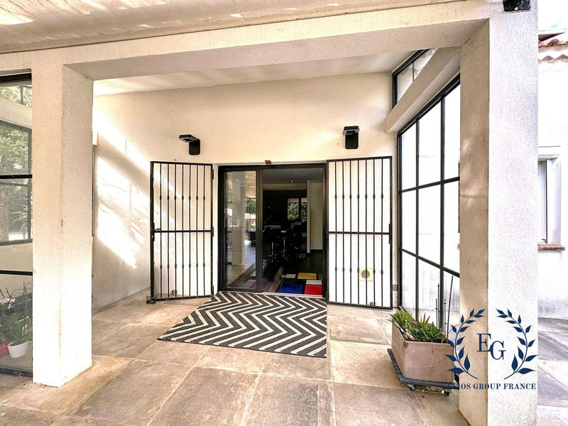 Maison traditionnelle - 207 m² - 7 pièces