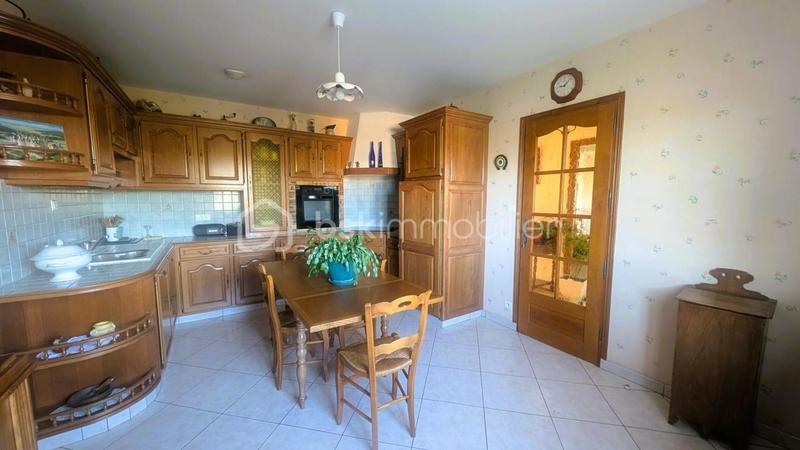 Maison traditionnelle - 130 m² - 8 pièces