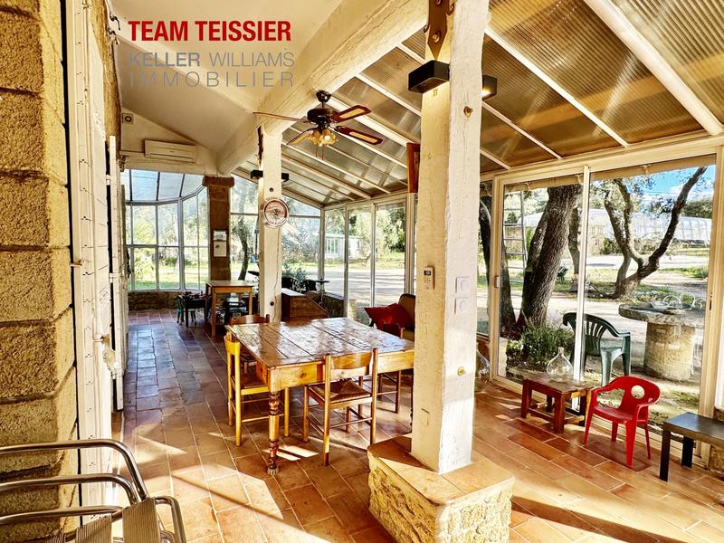 Maison - 205 m² - 11 pièces