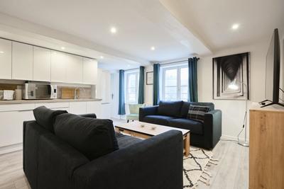 Appartement - 99 m² - 6 pièces