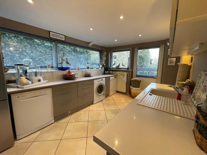 Maison - 227 m² - 8 pièces