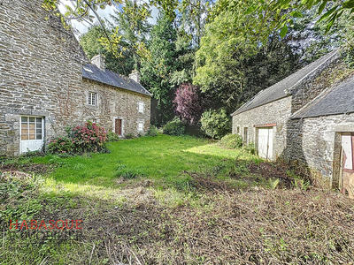 Maison - 281 m² - 9 pièces