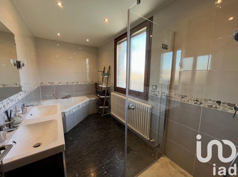 Maison - 157 m² - 7 pièces