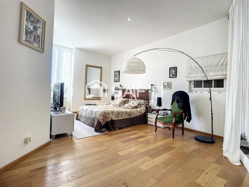 Maison - 290 m² - 6 pièces