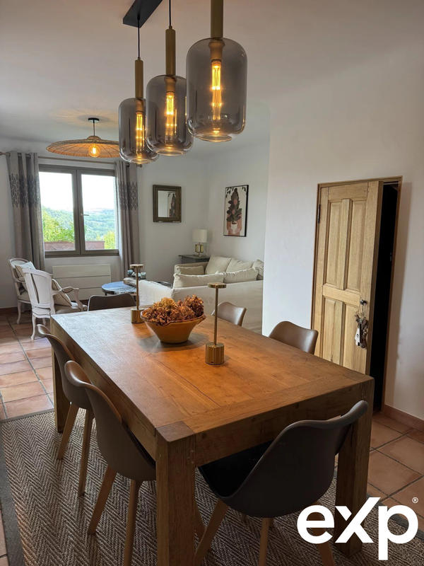 Maison traditionnelle - 95 m² - 3 pièces