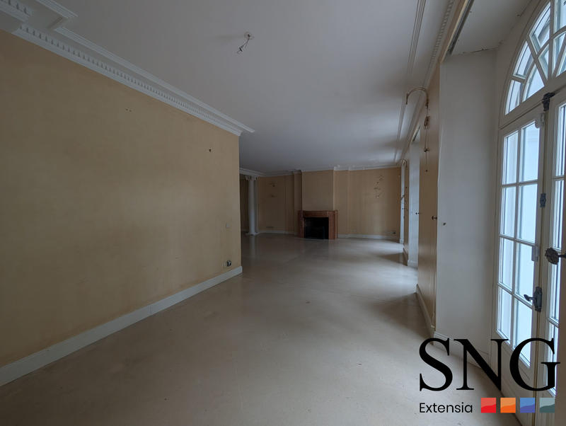 Maison - 275 m² - 6 pièces