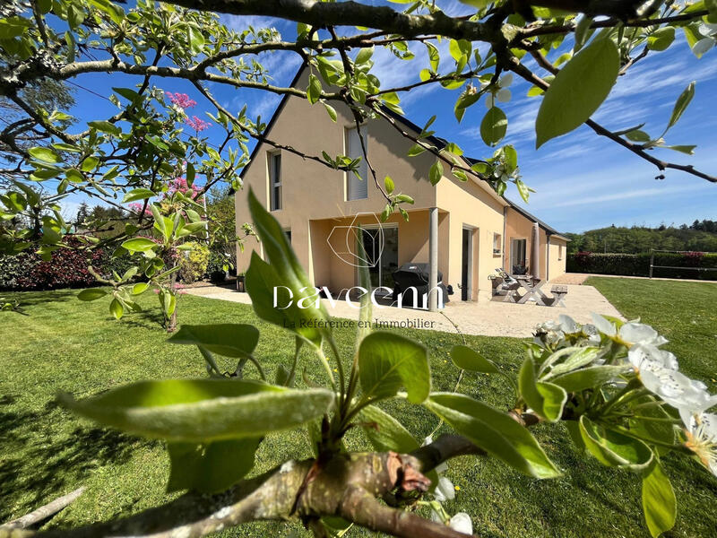 Maison - 137 m² - 5 pièces