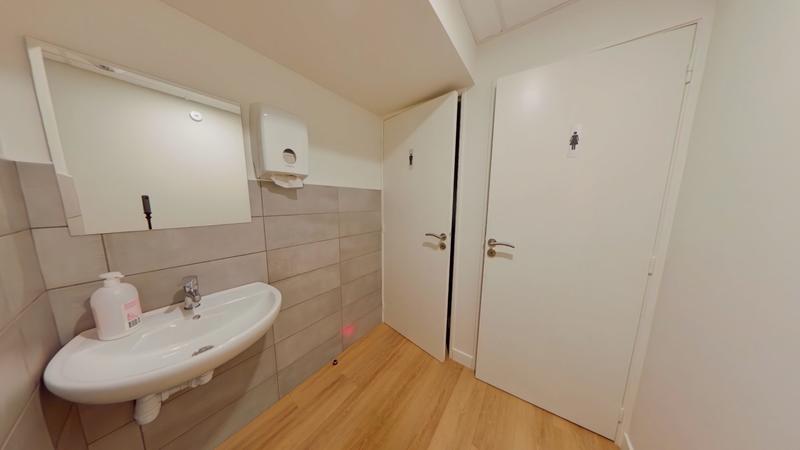 Bureau - 148 m² - 6 pièces