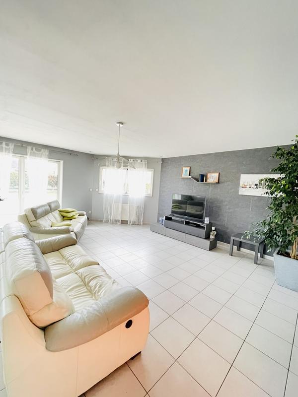 Maison - 270 m² - 7 pièces