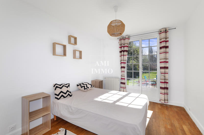 Propriété - 247 m² - 9 pièces