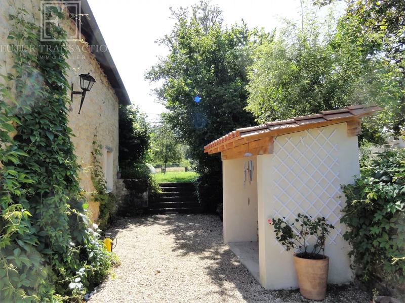 Maison - 200 m² - 8 pièces