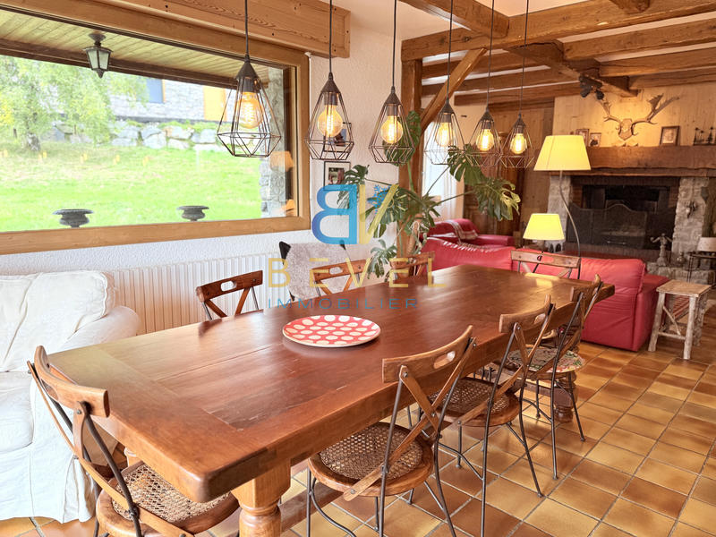 Châlet - 280 m² - 10 pièces