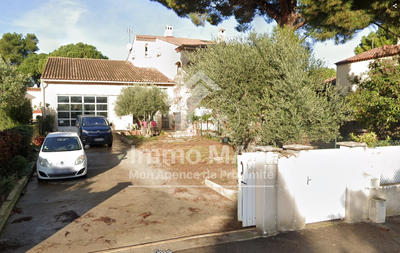 Maison - 460 m² - 10 pièces