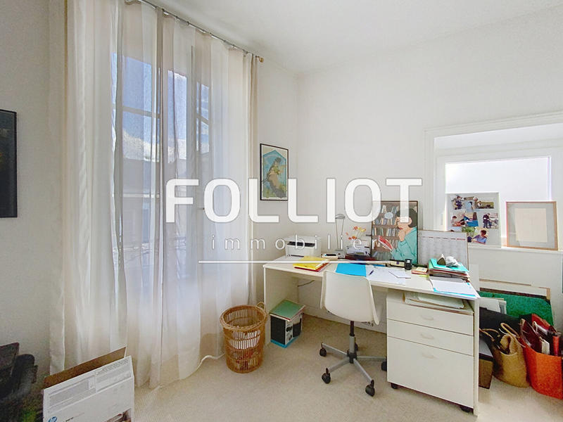 Maison - 215 m² - 10 pièces