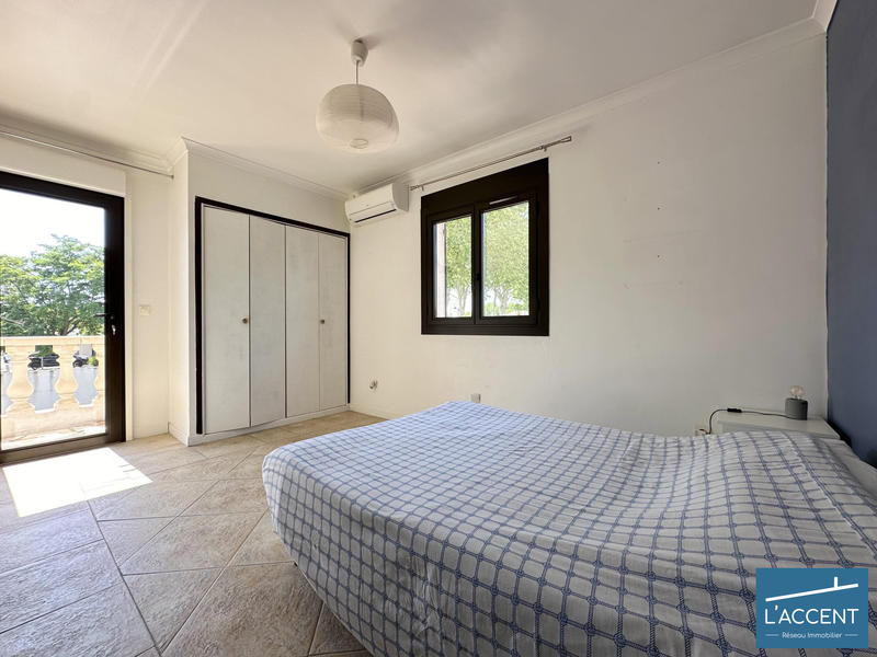 Maison - 370 m² - 7 pièces