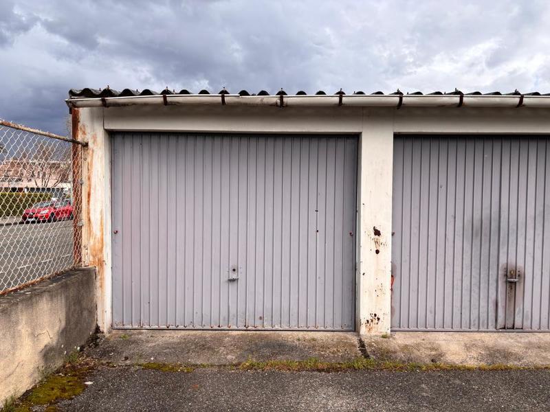Garage - 847 m²