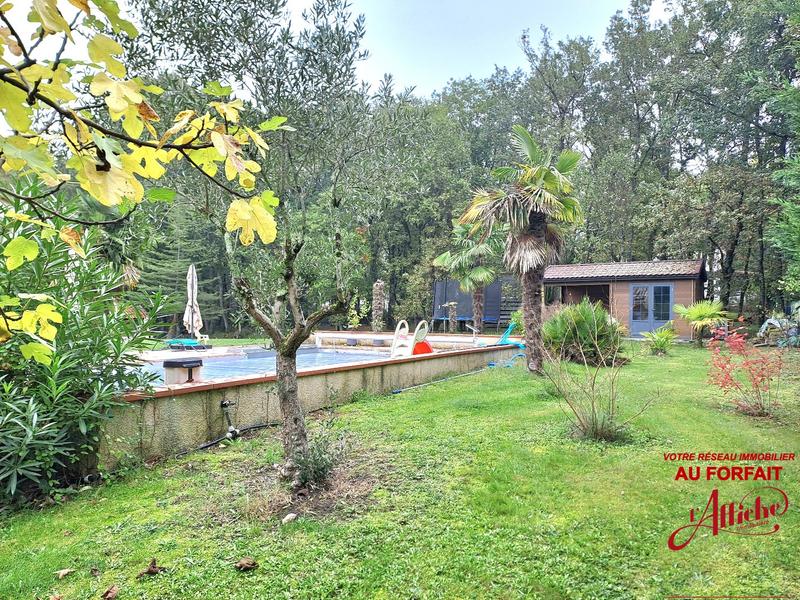 Maison - 217 m² - 6 pièces