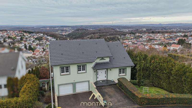 Maison contemporaine - 272 m² - 8 pièces