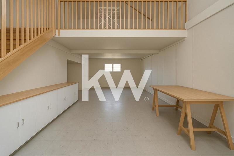 Loft - 105 m² - 4 pièces