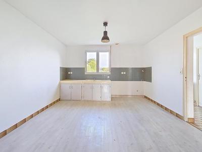 Maison traditionnelle - 99 m² - 4 pièces