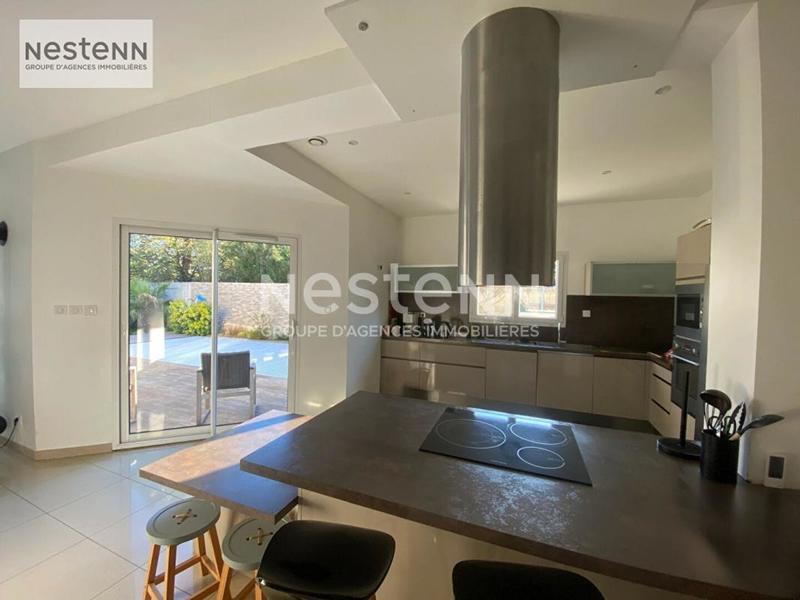 Maison - 235 m² - 7 pièces