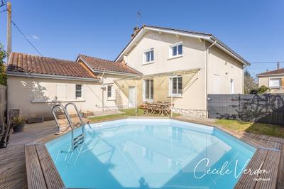 Maison - 177 m² - 8 pièces