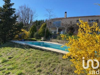 Maison - 300 m² - 14 pièces