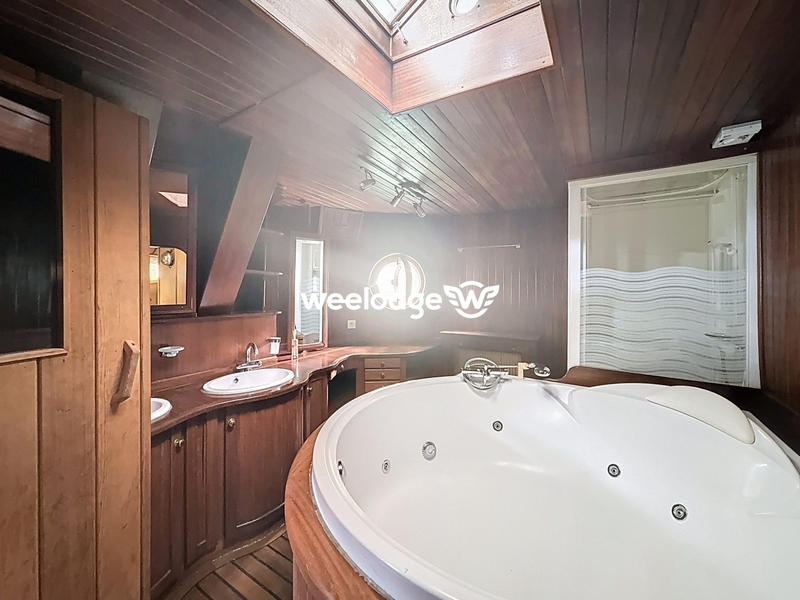 Local d'activités - 200 m²