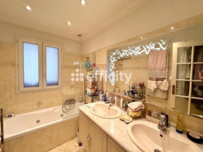 Villa - 130 m² - 5 pièces