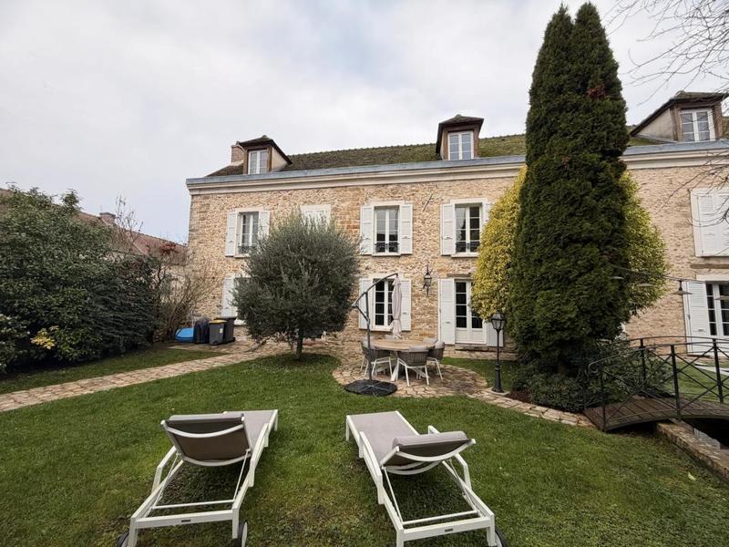 Maison - 500 m² - 10 pièces