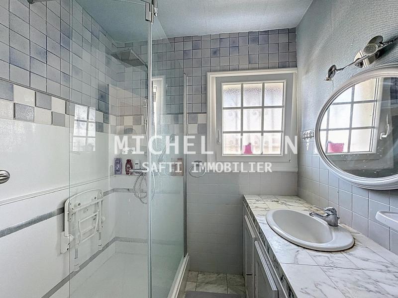 Maison - 232 m² - 6 pièces